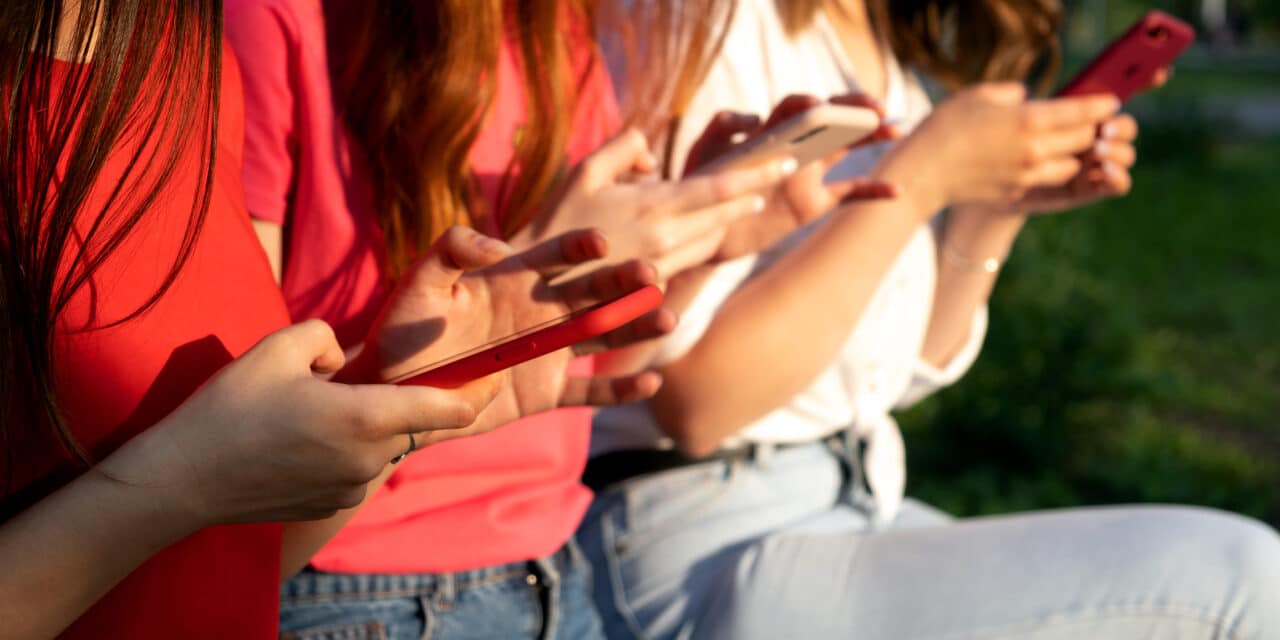 Survey: Gen Z and Millennials Most Affected by Online Dental Misinformation