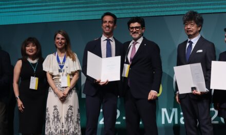 Smart Aligner Services Underscores Clinical Leadership with Award Win at EAS 2025