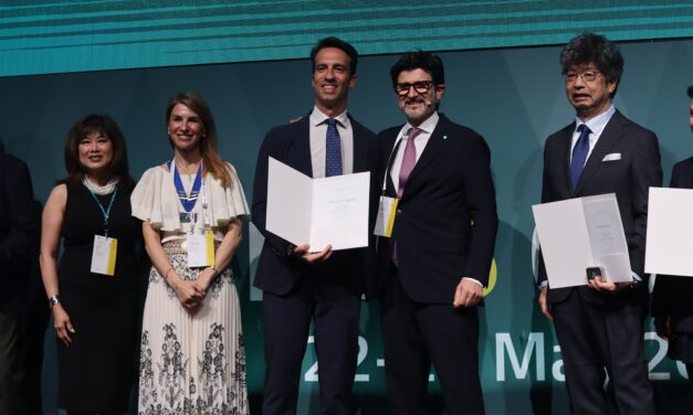 Smart Aligner Services Underscores Clinical Leadership with Award Win at EAS 2025