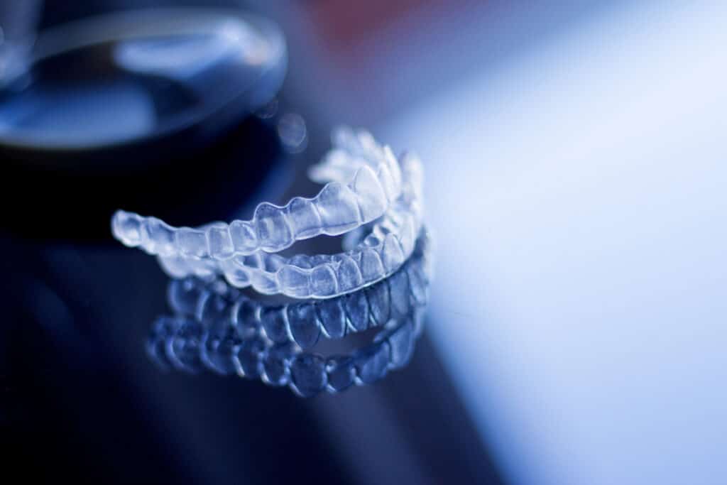 clear-aligners-with-case-