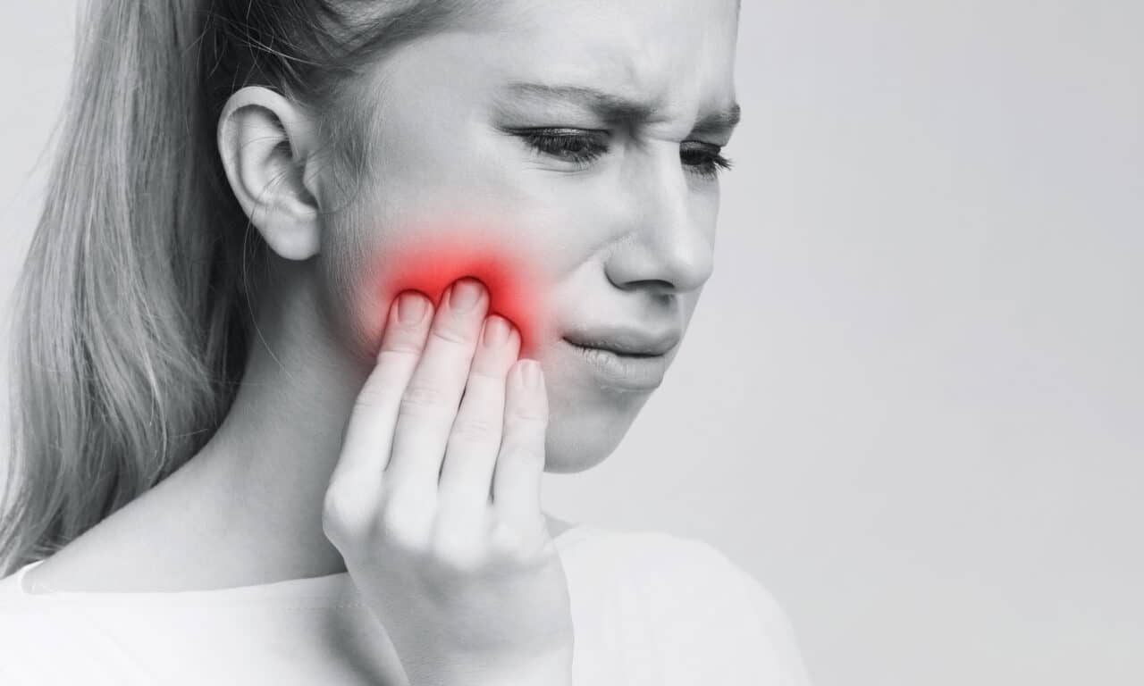 Infrared Light Therapy in Orthodontics: Reducing Pain, Improving Comfort